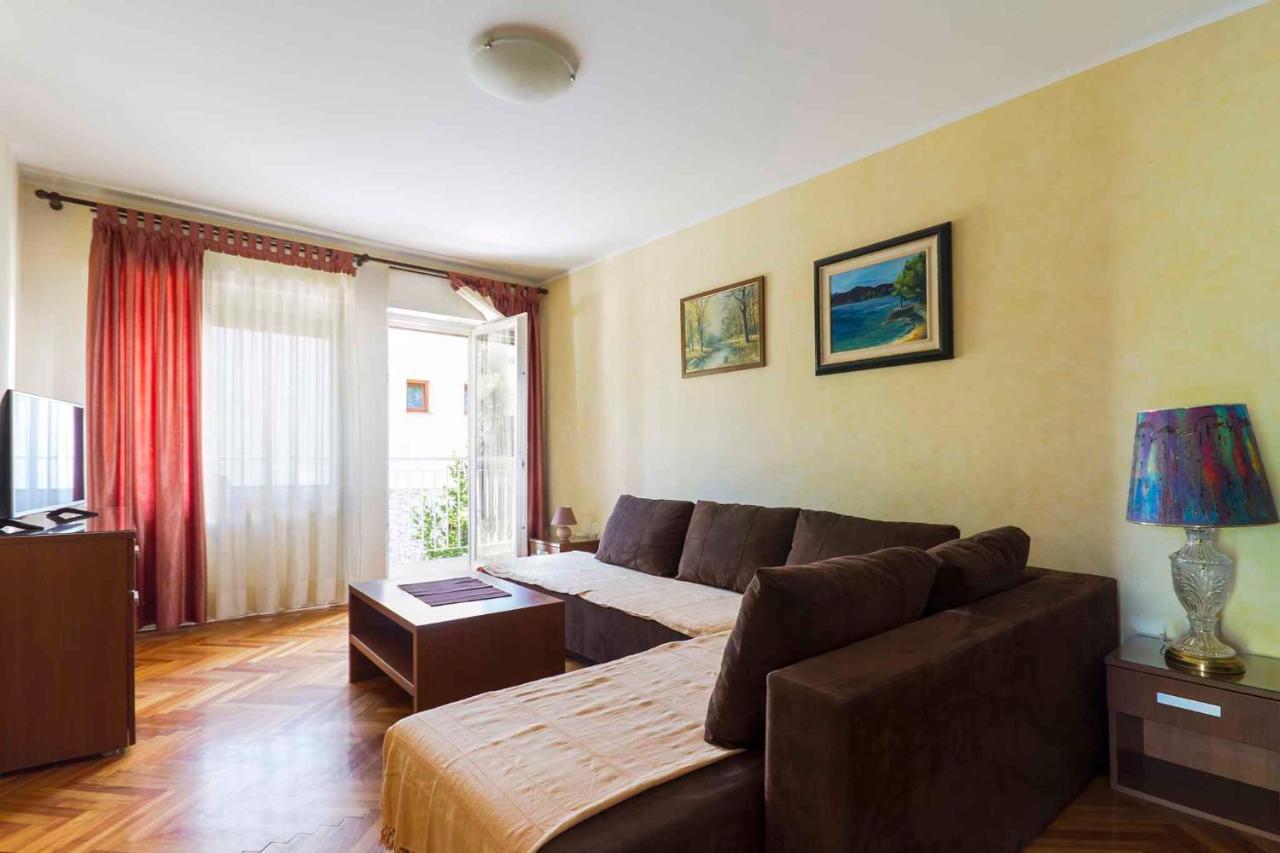 In Pula/istrien 11067 *